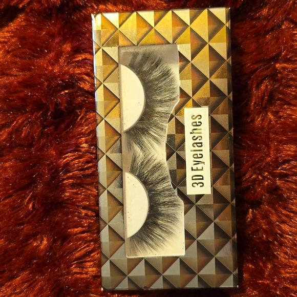 3D False Eyelashes.     ✨️NEW✨️ - Picture 3 of 3